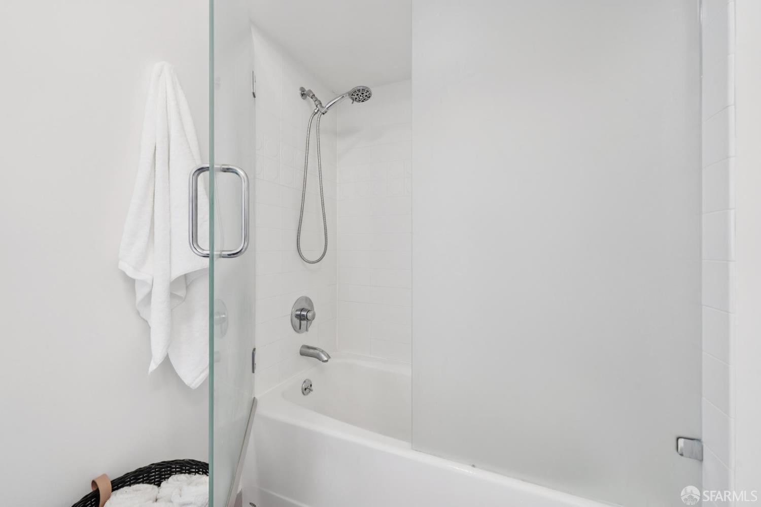 Photo #27: 425060762 Listing: Photo #27