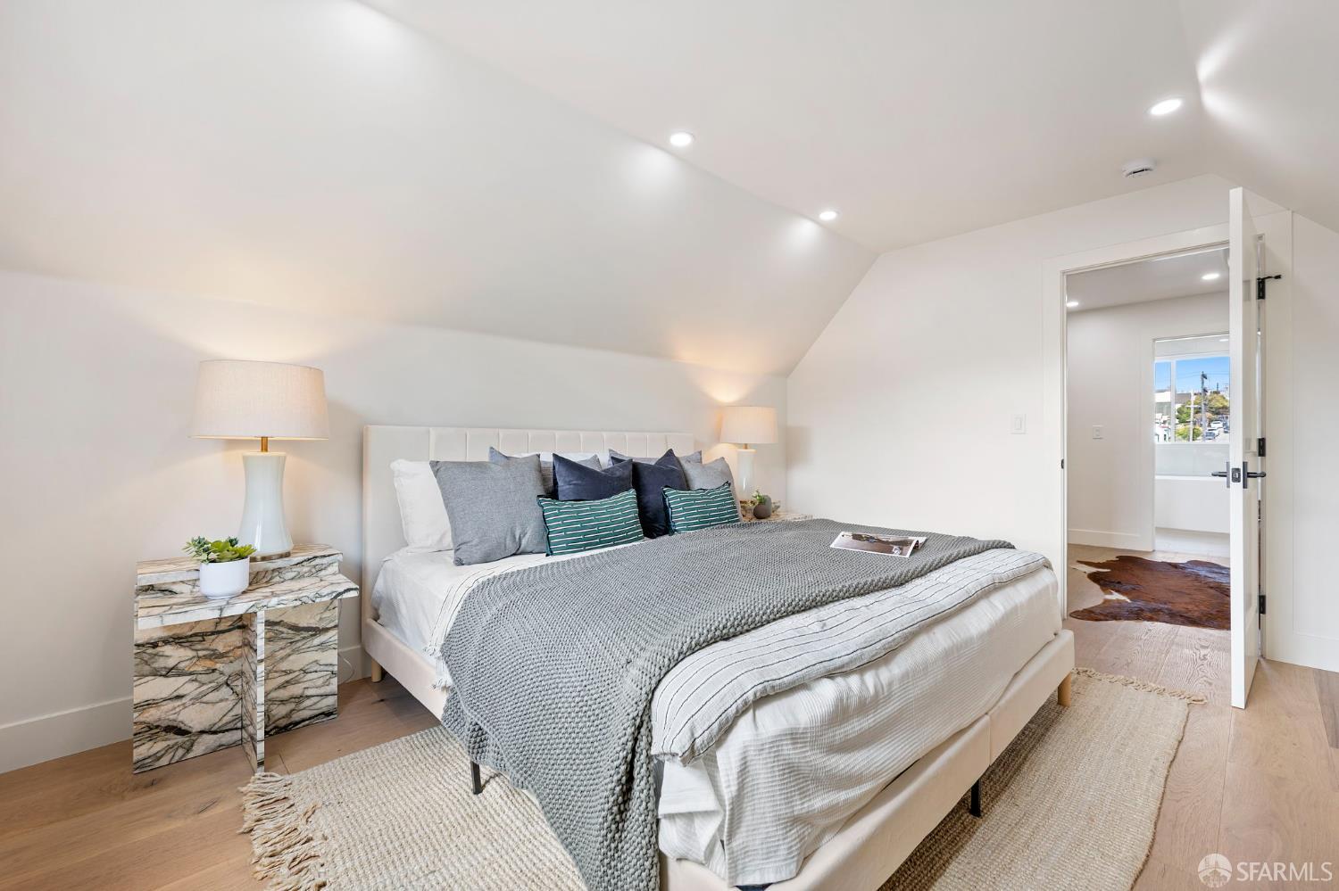 Detail Gallery Image 36 of 98 For 3237 Harrison St, San Francisco,  CA 94110 - 4 Beds | 4 Baths