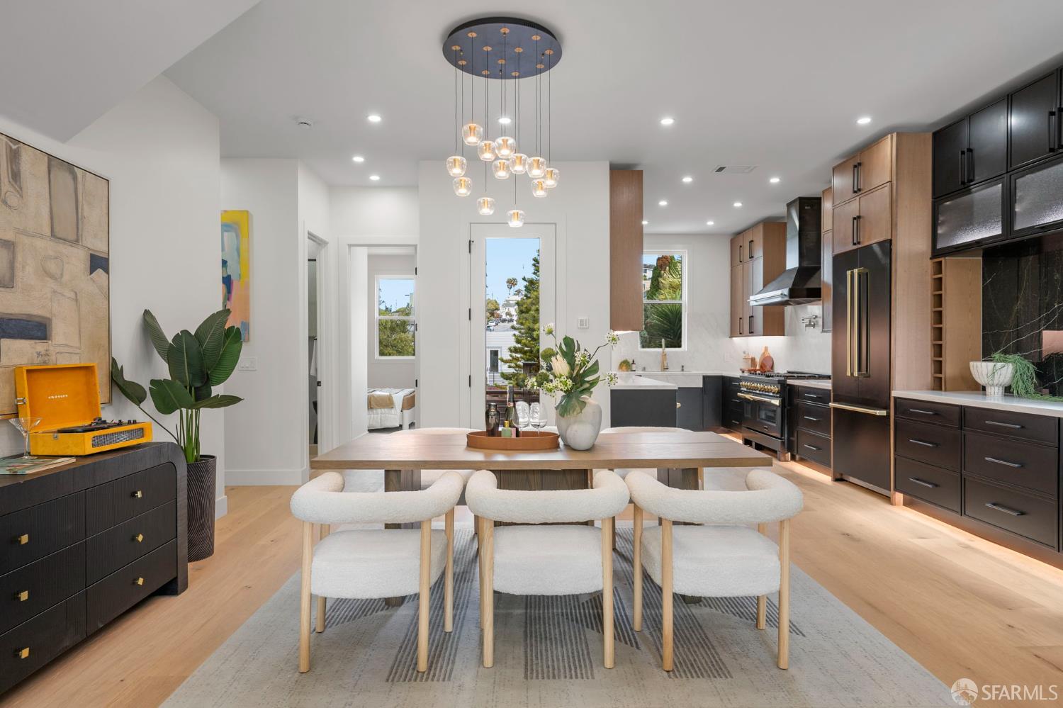 Detail Gallery Image 13 of 98 For 3237 Harrison St, San Francisco,  CA 94110 - 4 Beds | 4 Baths