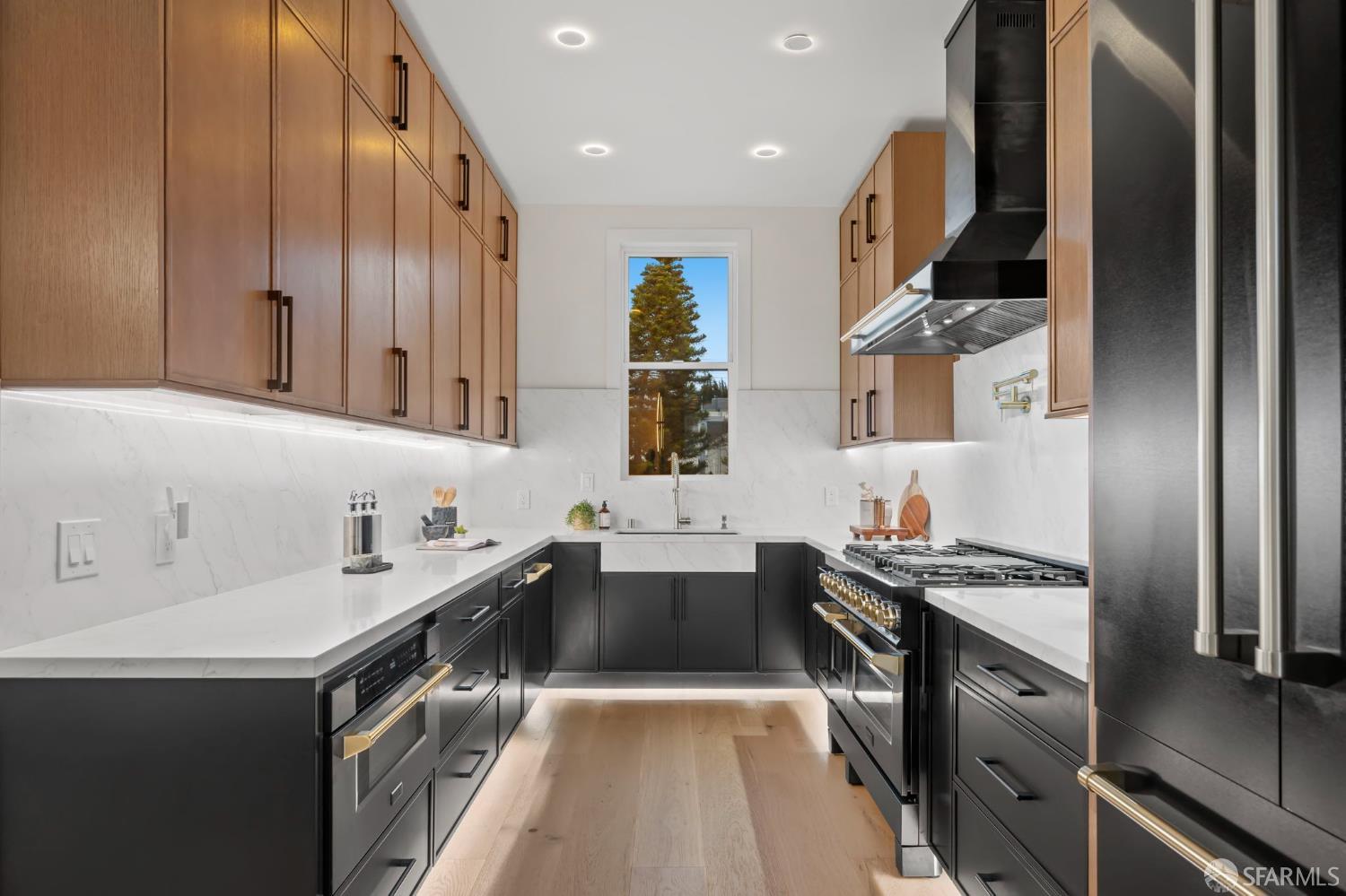 Detail Gallery Image 74 of 98 For 3237 Harrison St, San Francisco,  CA 94110 - 4 Beds | 4 Baths