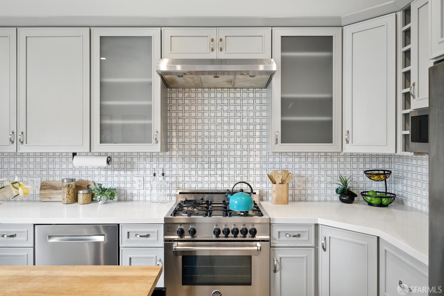 Detail Gallery Image 18 of 36 For 1207 Arguello Blvd, San Francisco,  CA 94122 - 3 Beds | 2/1 Baths