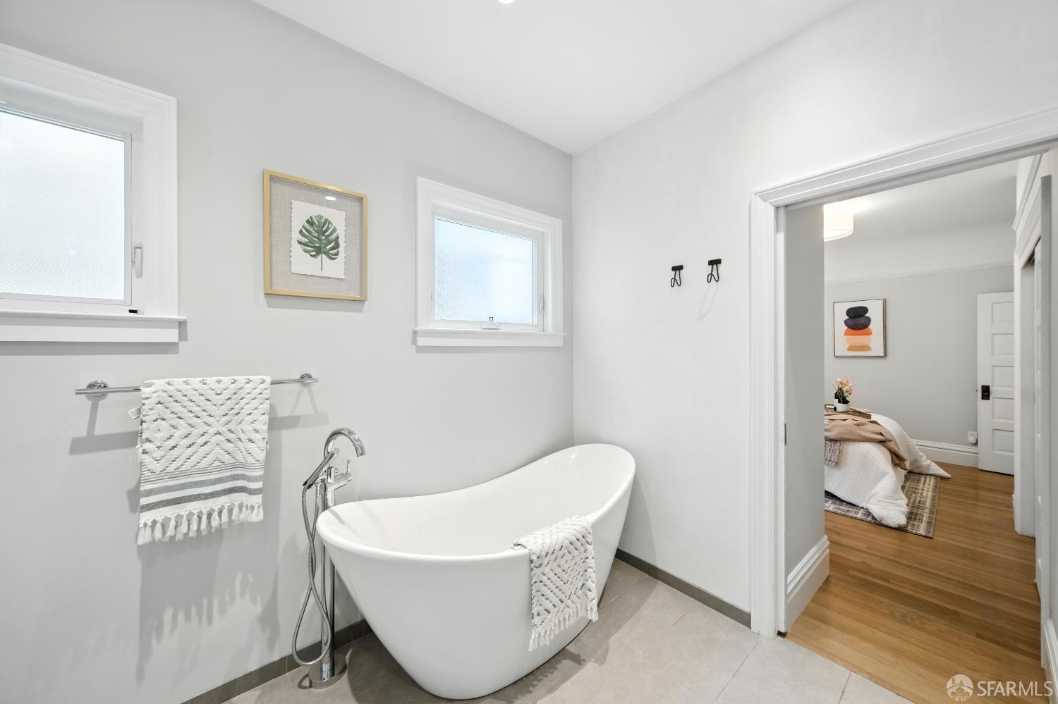 Detail Gallery Image 9 of 36 For 1207 Arguello Blvd, San Francisco,  CA 94122 - 3 Beds | 2/1 Baths
