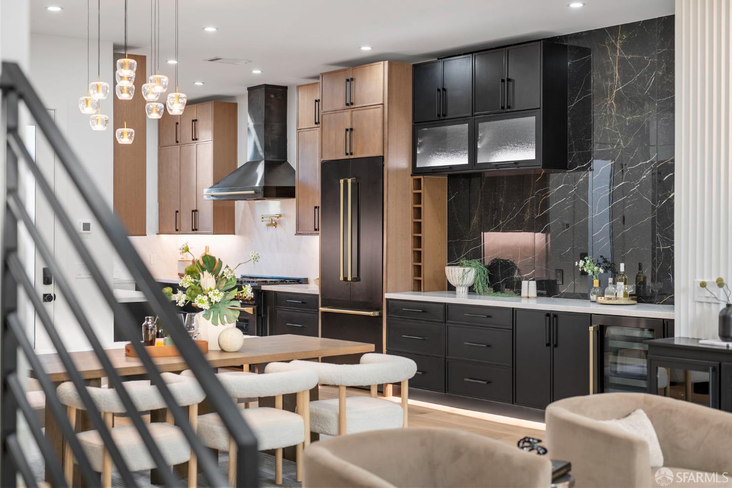 Detail Gallery Image 7 of 98 For 3237 Harrison St, San Francisco,  CA 94110 - 4 Beds | 4 Baths