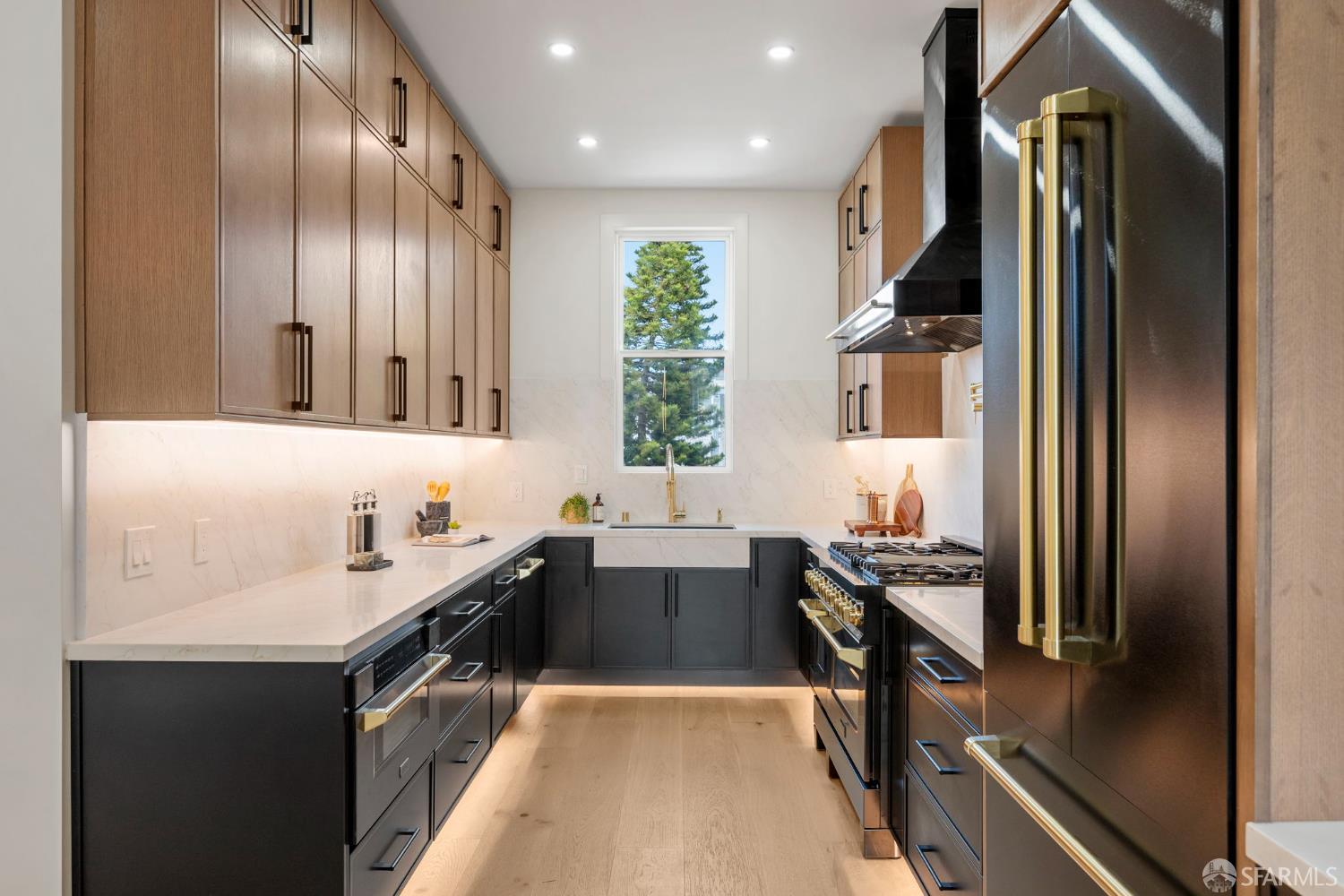 Detail Gallery Image 20 of 98 For 3237 Harrison St, San Francisco,  CA 94110 - 4 Beds | 4 Baths