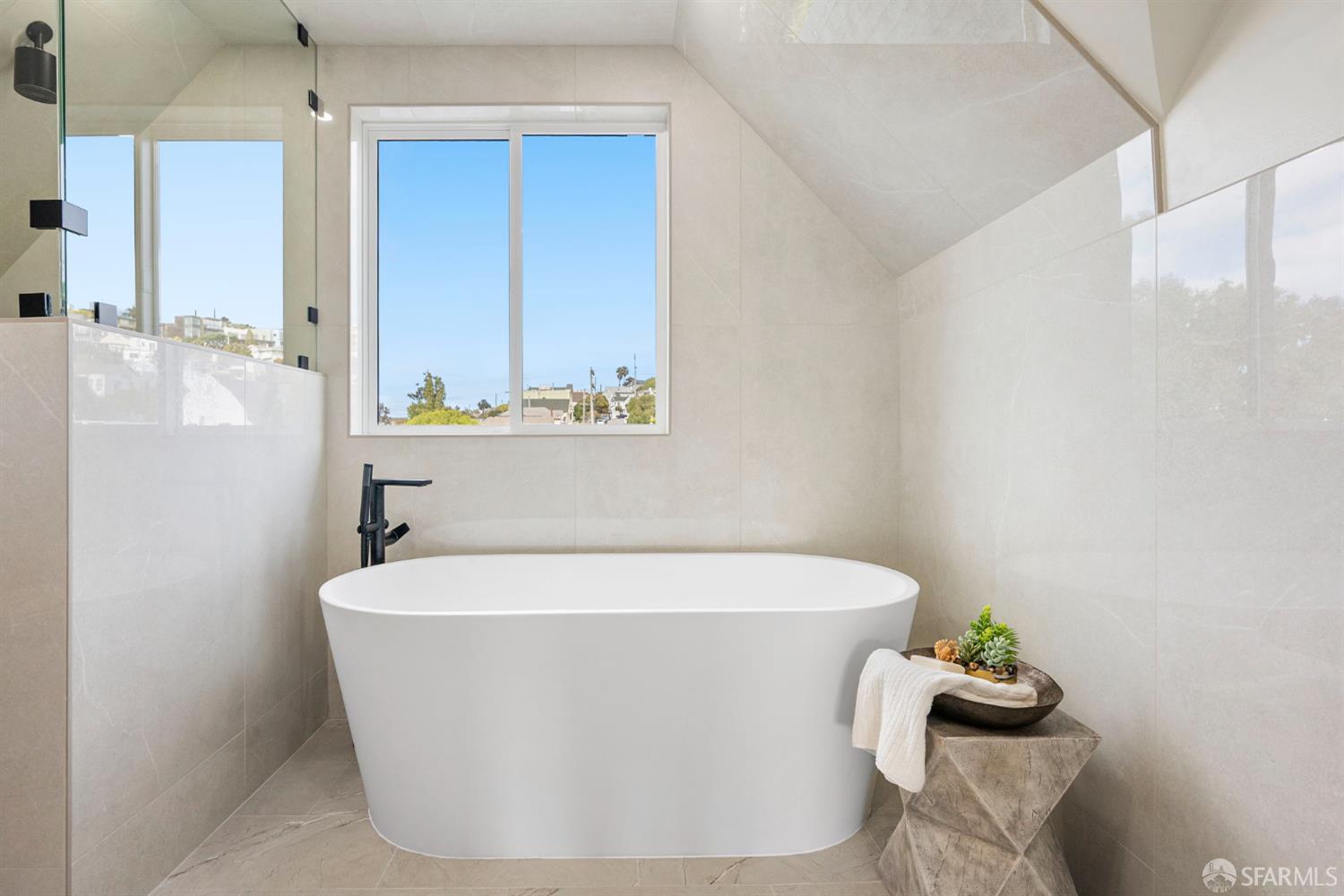 Detail Gallery Image 41 of 98 For 3237 Harrison St, San Francisco,  CA 94110 - 4 Beds | 4 Baths