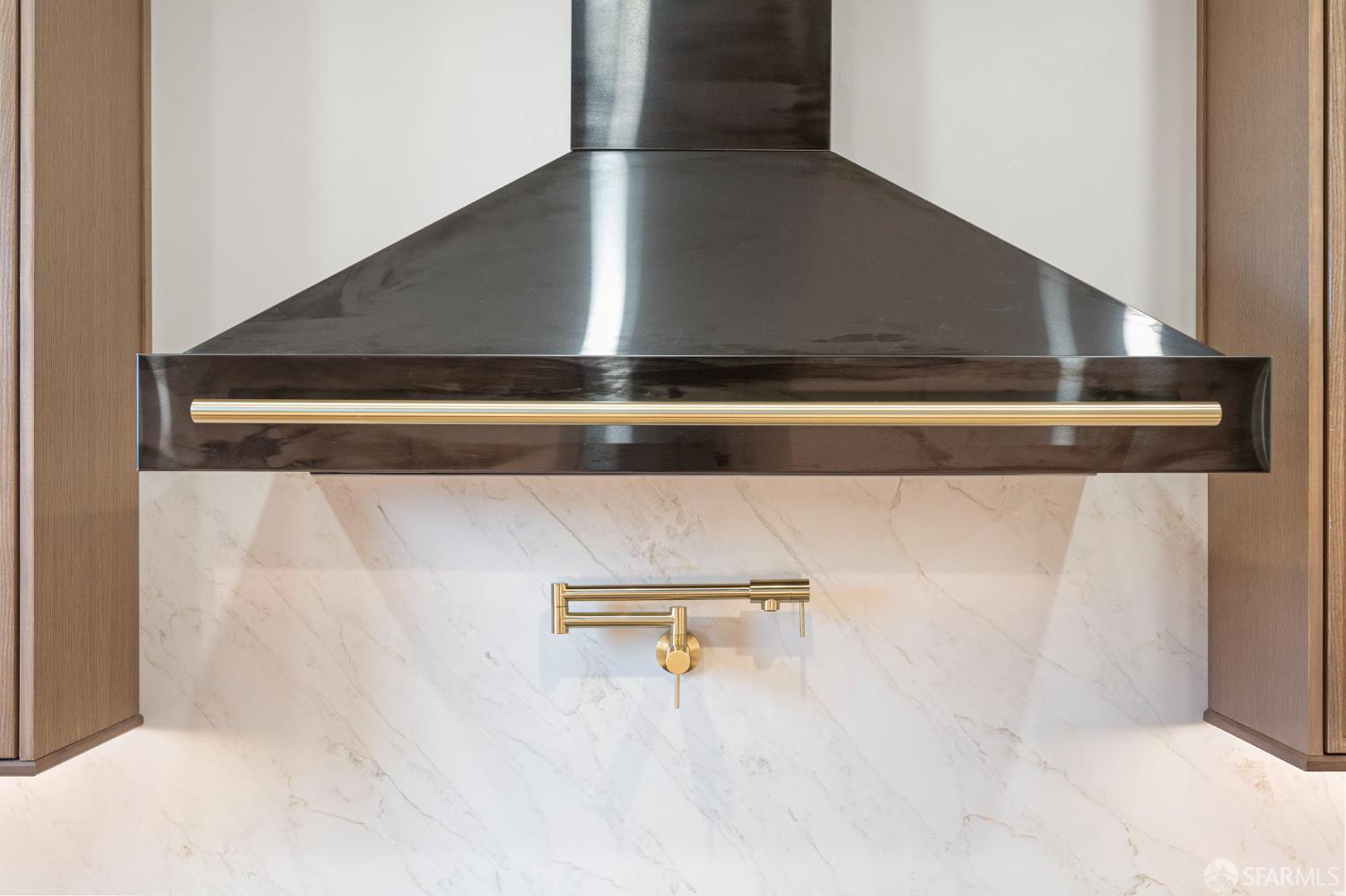 Detail Gallery Image 22 of 98 For 3237 Harrison St, San Francisco,  CA 94110 - 4 Beds | 4 Baths