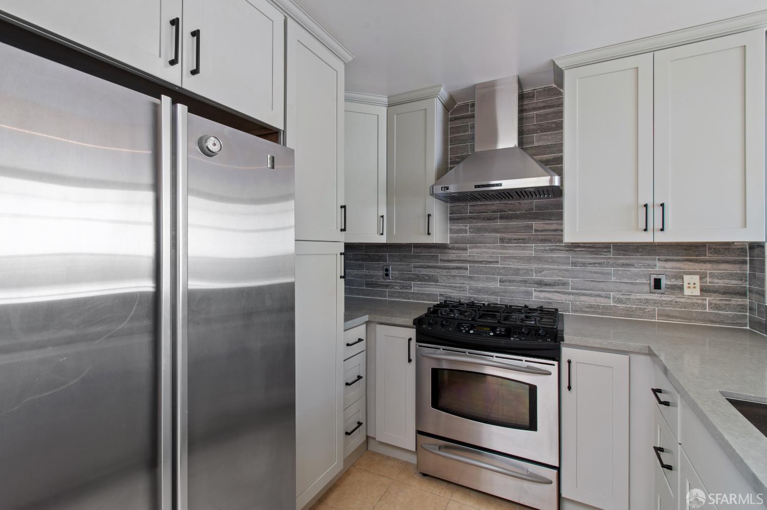 Photo #5: 425060867 Listing 