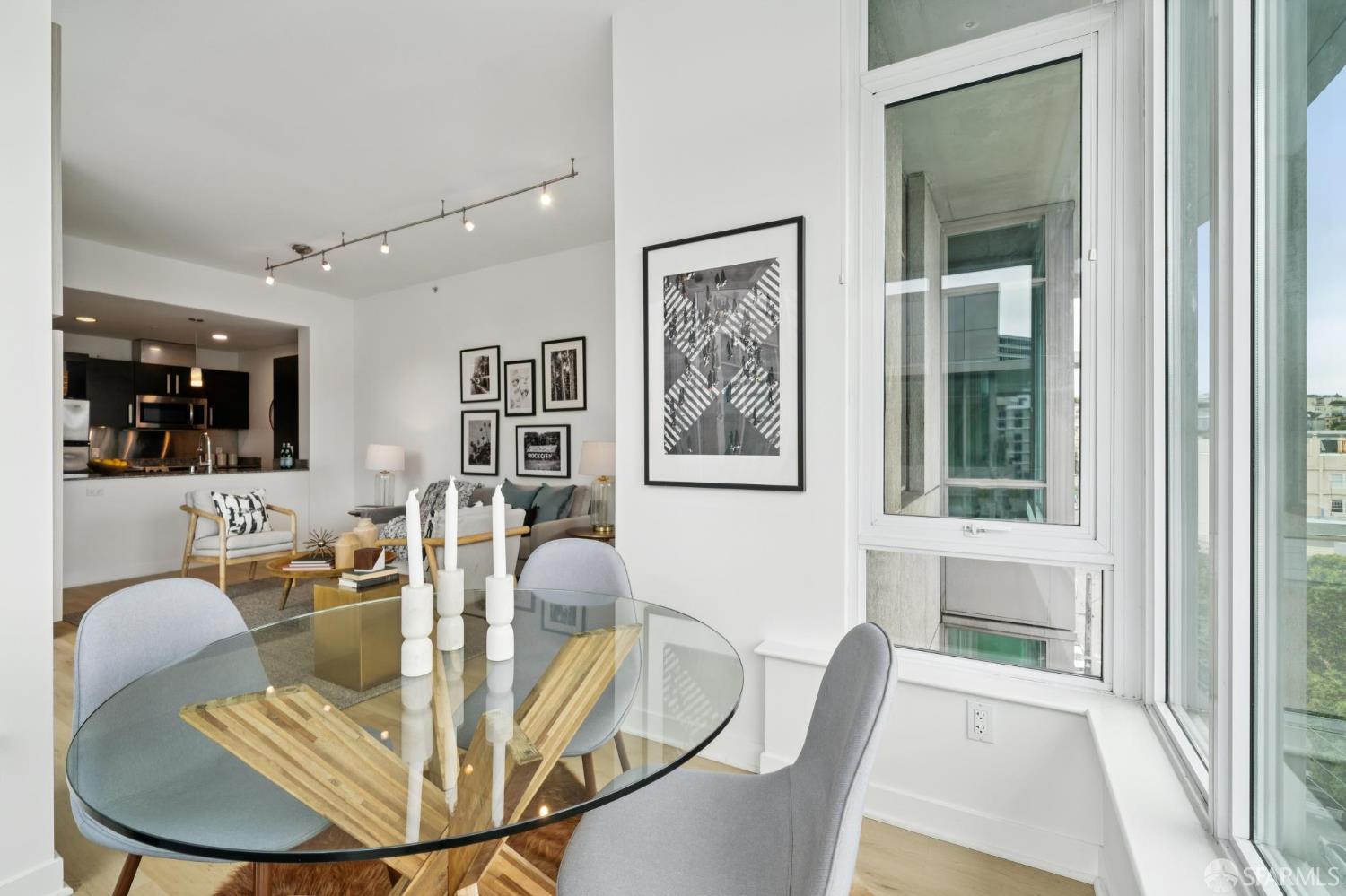 Photo #18: 425060762 Listing: Photo #18