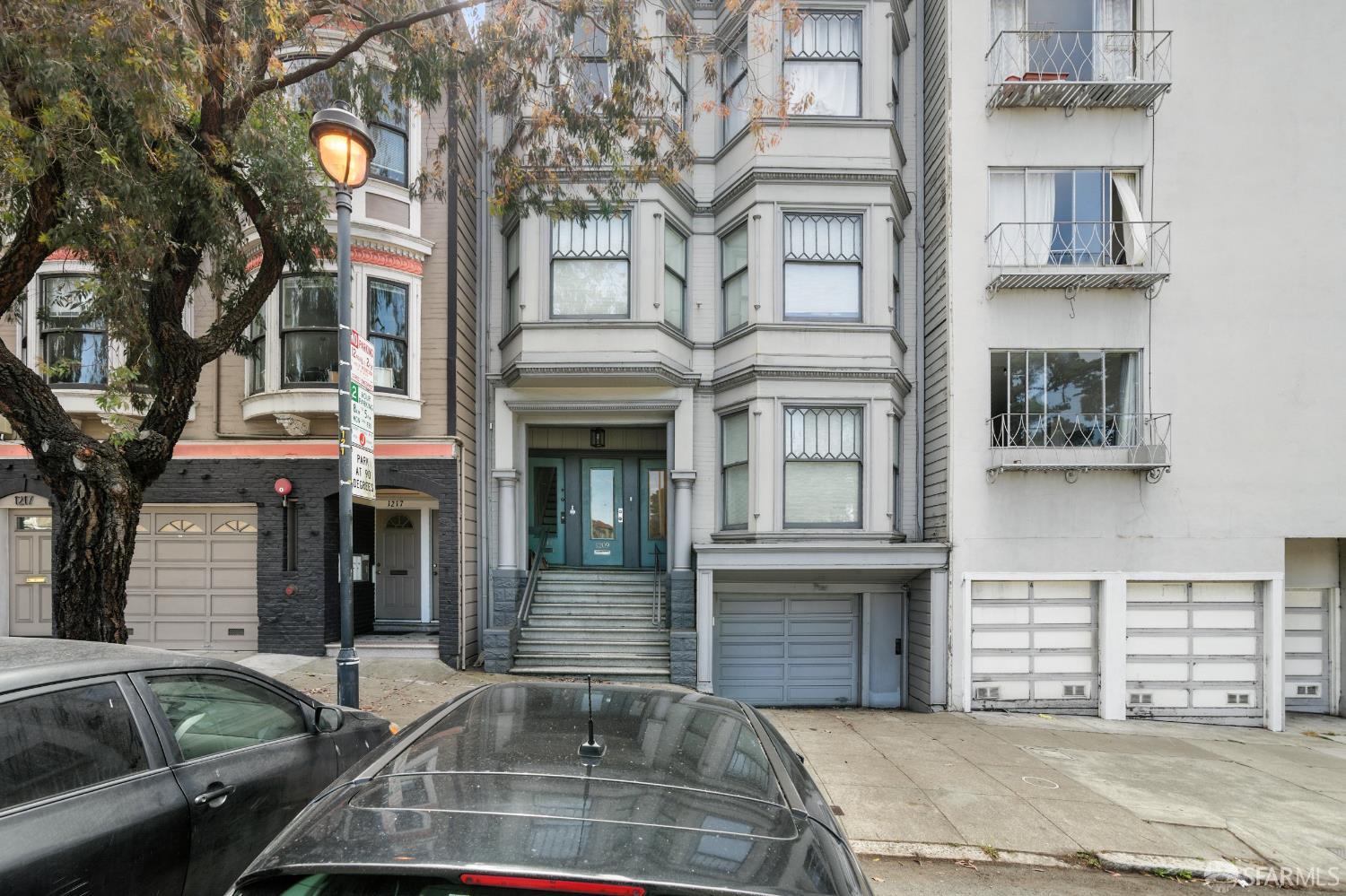 Detail Gallery Image 2 of 36 For 1207 Arguello Blvd, San Francisco,  CA 94122 - 3 Beds | 2/1 Baths