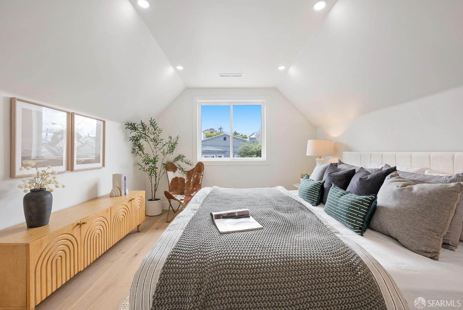 Detail Gallery Image 34 of 98 For 3237 Harrison St, San Francisco,  CA 94110 - 4 Beds | 4 Baths