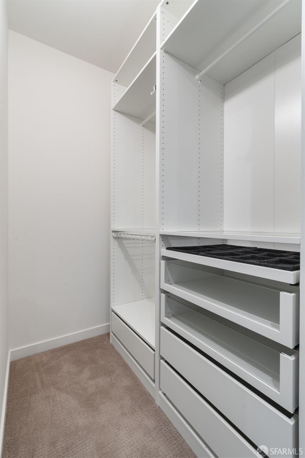 Photo #8: 425060867 Listing: Photo #8
