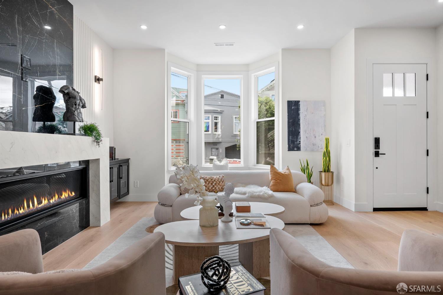Detail Gallery Image 5 of 98 For 3237 Harrison St, San Francisco,  CA 94110 - 4 Beds | 4 Baths