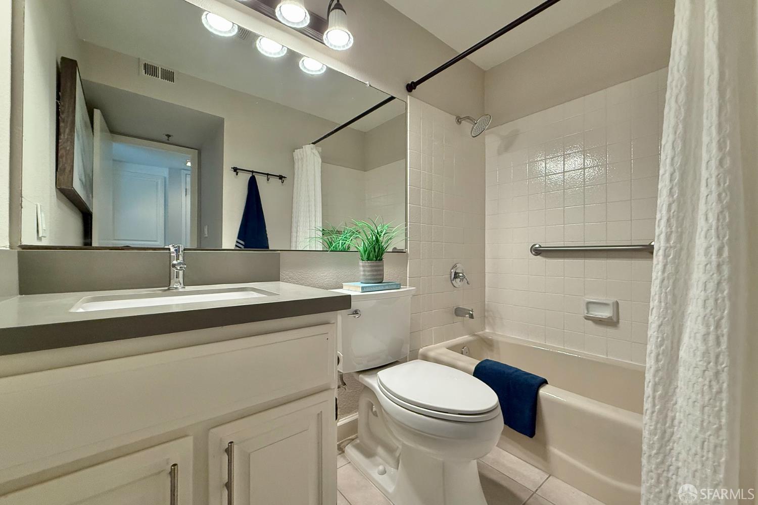Detail Gallery Image 25 of 55 For 208 Palmetto Ave, Pacifica,  CA 94044 - 2 Beds | 2 Baths