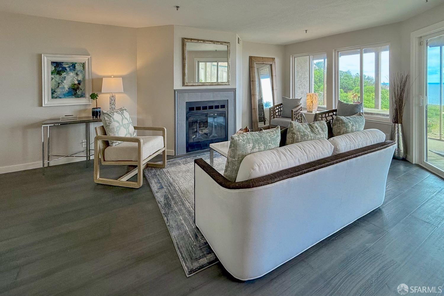 Detail Gallery Image 6 of 55 For 208 Palmetto Ave, Pacifica,  CA 94044 - 2 Beds | 2 Baths