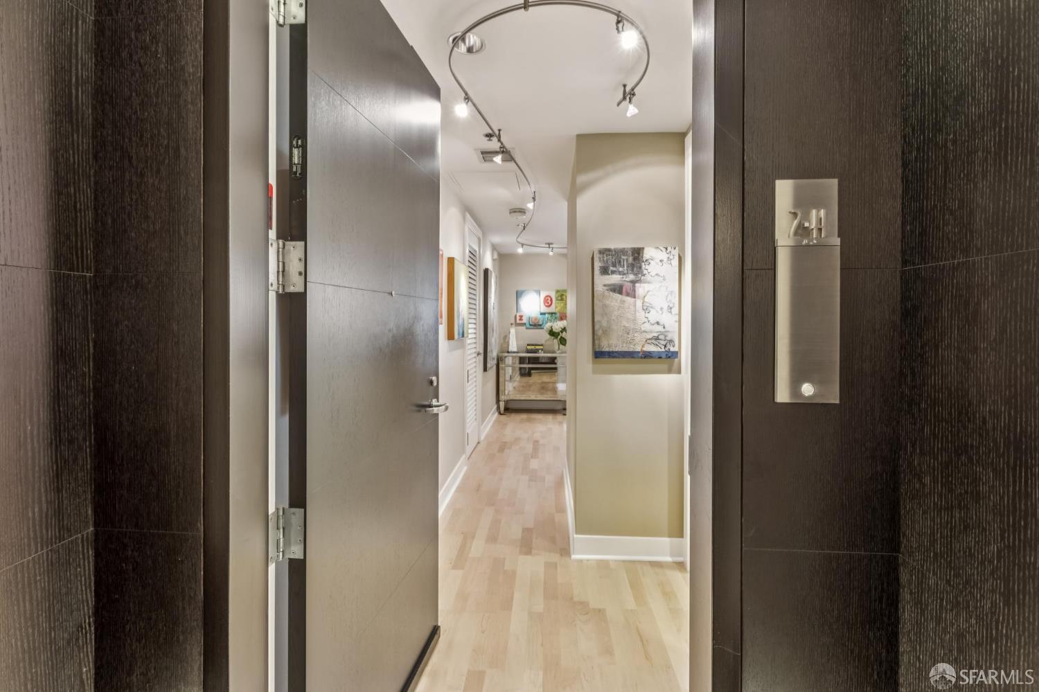 Detail Gallery Image 2 of 49 For 229 Brannan St 2h,  San Francisco,  CA 94107 - 1 Beds | 1/1 Baths