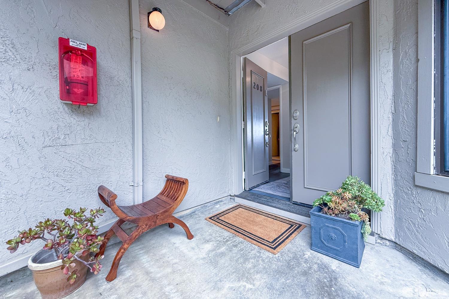 Detail Gallery Image 2 of 55 For 208 Palmetto Ave, Pacifica,  CA 94044 - 2 Beds | 2 Baths