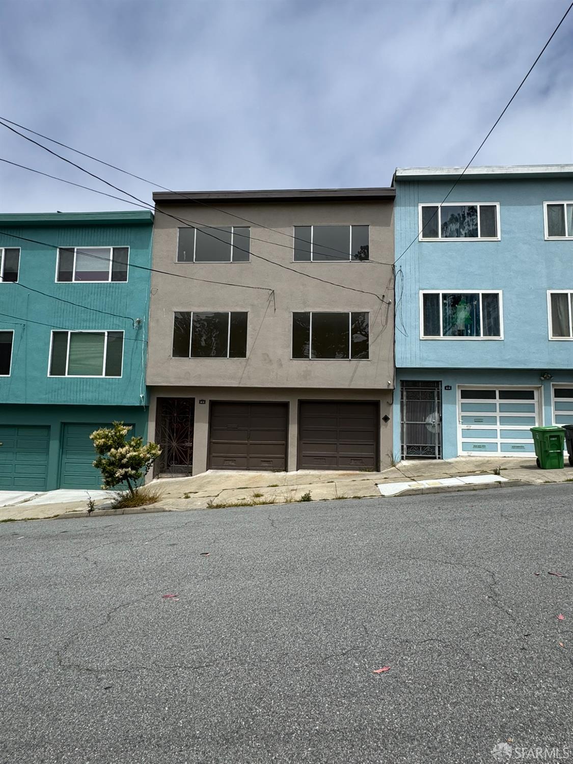 Detail Gallery Image 1 of 1 For 873 University St, San Francisco,  CA 94134 - 4 Beds | 2 Baths