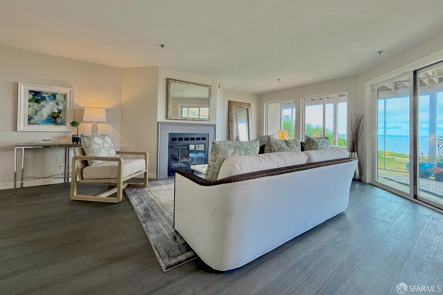 Detail Gallery Image 7 of 55 For 208 Palmetto Ave, Pacifica,  CA 94044 - 2 Beds | 2 Baths