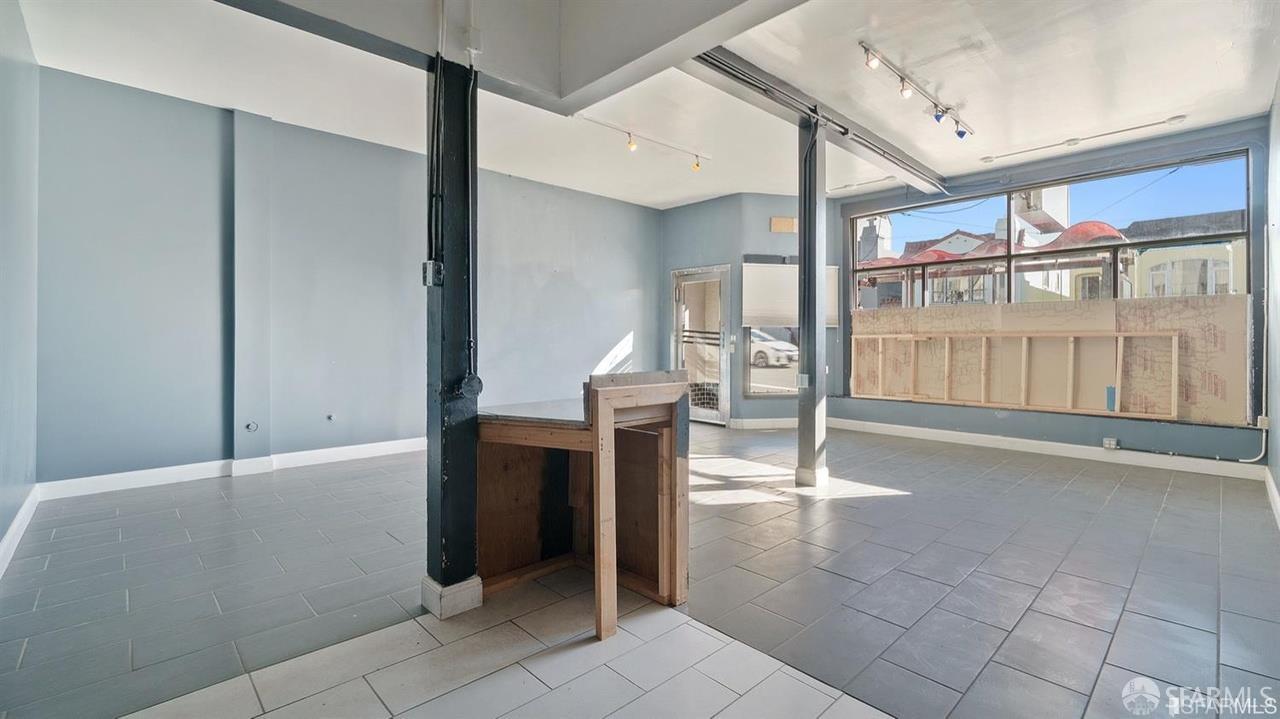 Detail Gallery Image 2 of 8 For 4004 Mission St, San Francisco,  CA 94112 - – Beds | – Baths