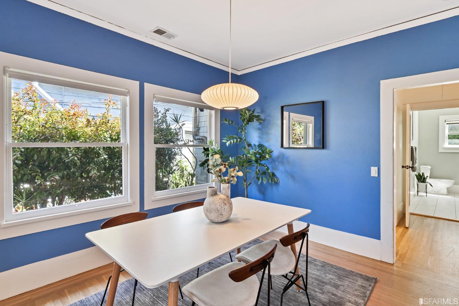 Detail Gallery Image 7 of 53 For 2543 Chilton Way, Berkeley,  CA 94704 - 2 Beds | 1 Baths