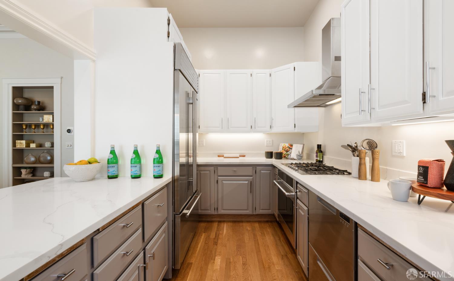 Detail Gallery Image 14 of 76 For 2930 Baker St, San Francisco,  CA 94123 - 2 Beds | 2/1 Baths