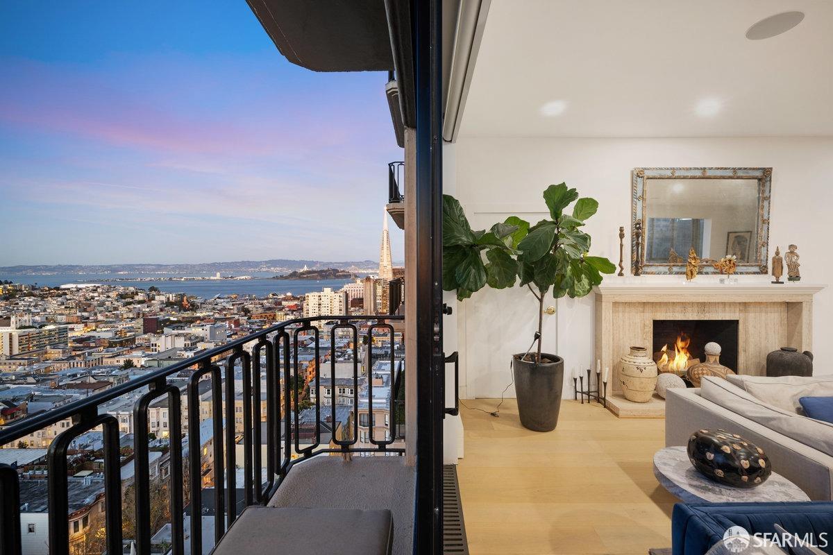 Detail Gallery Image 4 of 30 For 1170 Sacramento St 9c,  San Francisco,  CA 94108 - 2 Beds | 2/1 Baths