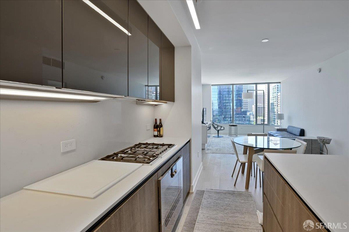 Detail Gallery Image 5 of 45 For 201 Folsom St 17b,  San Francisco,  CA 94105 - 2 Beds | 2 Baths