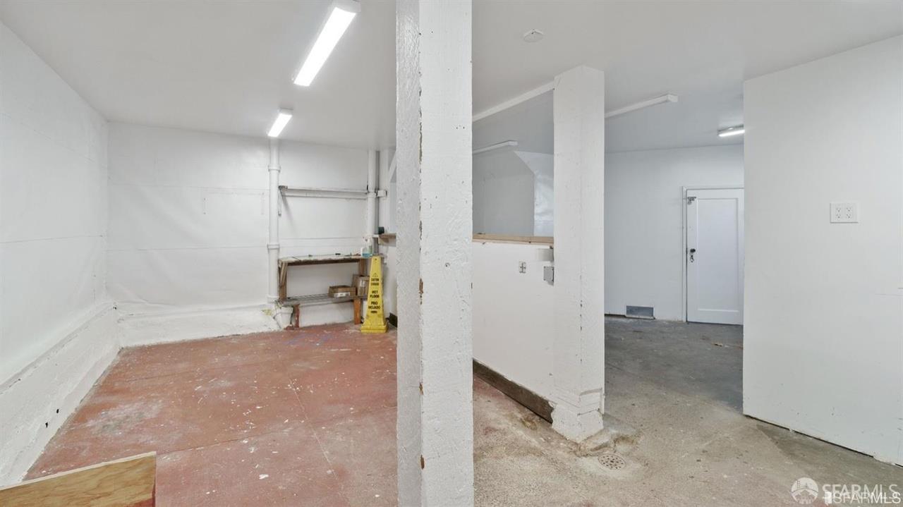 Detail Gallery Image 4 of 8 For 4004 Mission St, San Francisco,  CA 94112 - – Beds | – Baths
