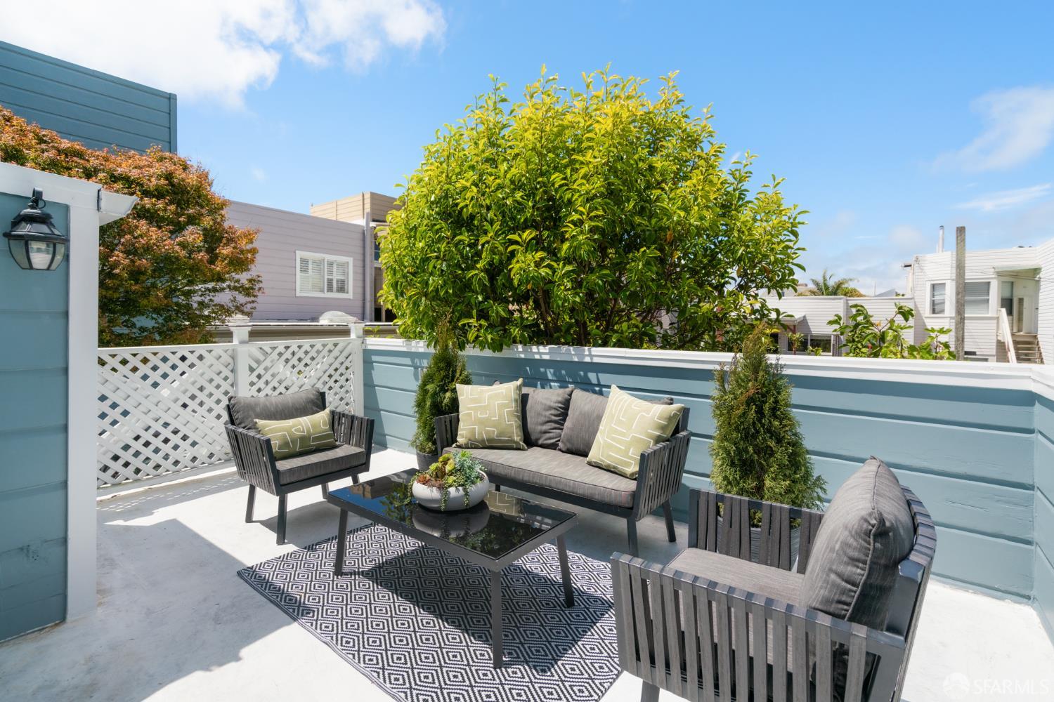 Detail Gallery Image 40 of 76 For 2930 Baker St, San Francisco,  CA 94123 - 2 Beds | 2/1 Baths