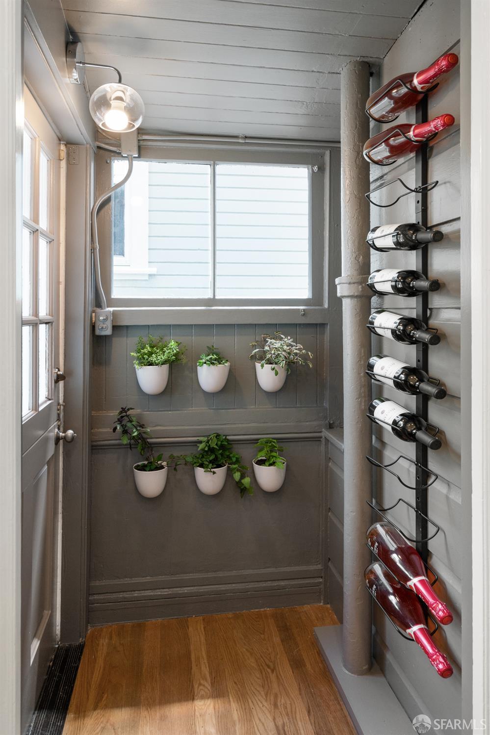 Detail Gallery Image 19 of 76 For 2930 Baker St, San Francisco,  CA 94123 - 2 Beds | 2/1 Baths