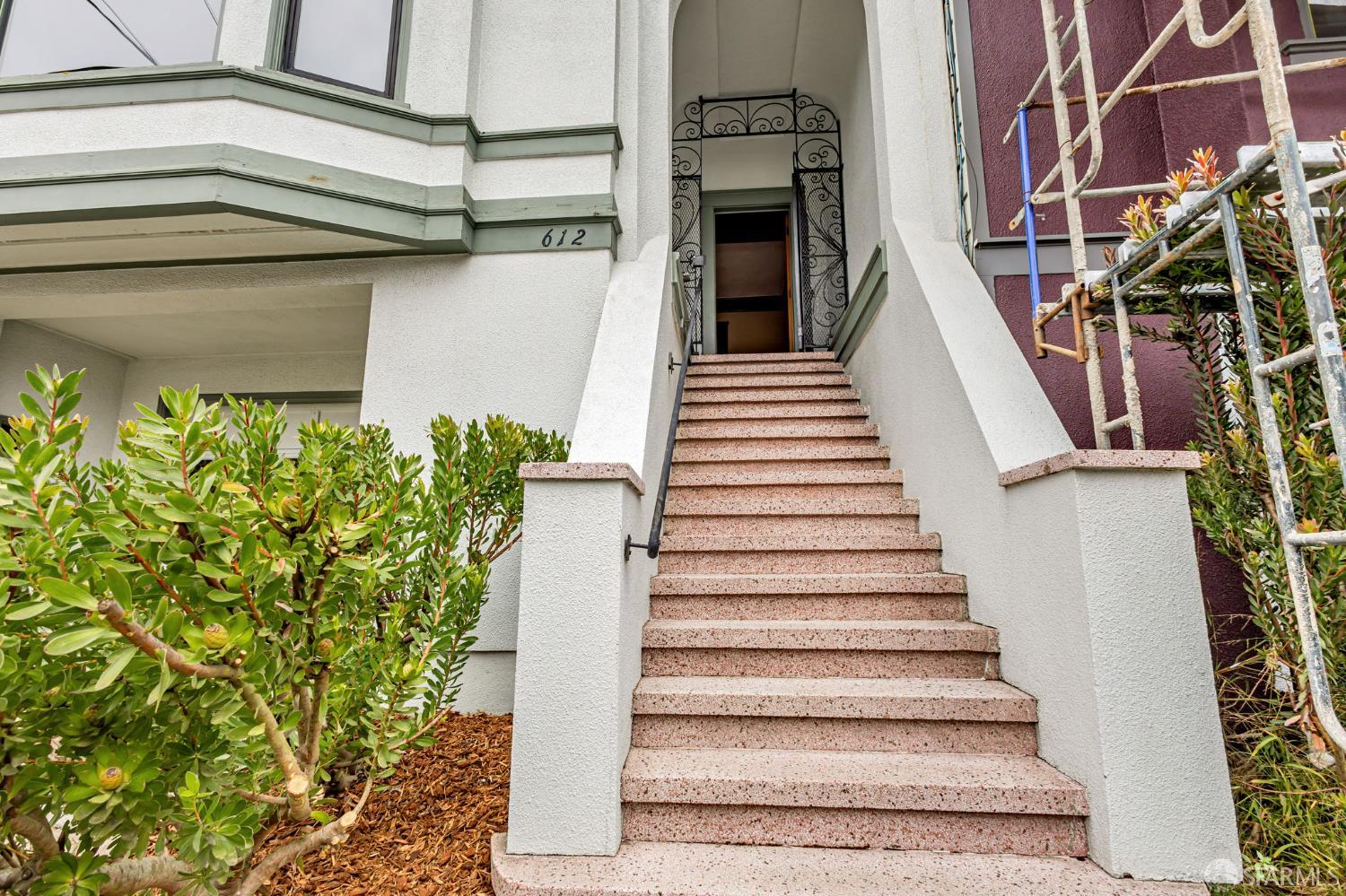 Detail Gallery Image 5 of 54 For 612 12th Ave, San Francisco,  CA 94118 - 4 Beds | 2/1 Baths