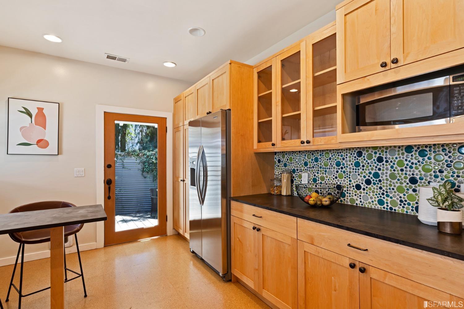 Detail Gallery Image 12 of 53 For 2543 Chilton Way, Berkeley,  CA 94704 - 2 Beds | 1 Baths