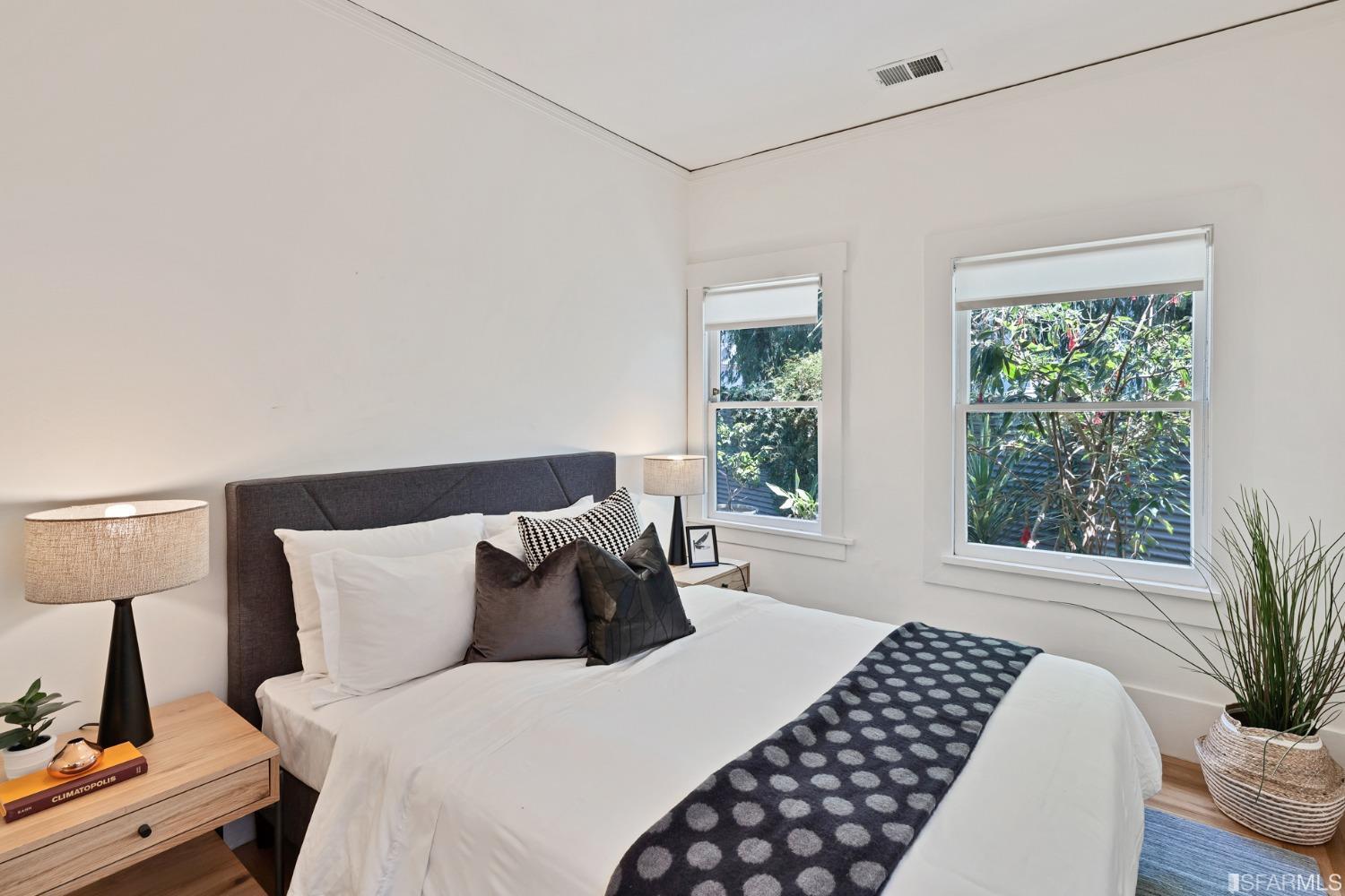 Detail Gallery Image 17 of 53 For 2543 Chilton Way, Berkeley,  CA 94704 - 2 Beds | 1 Baths