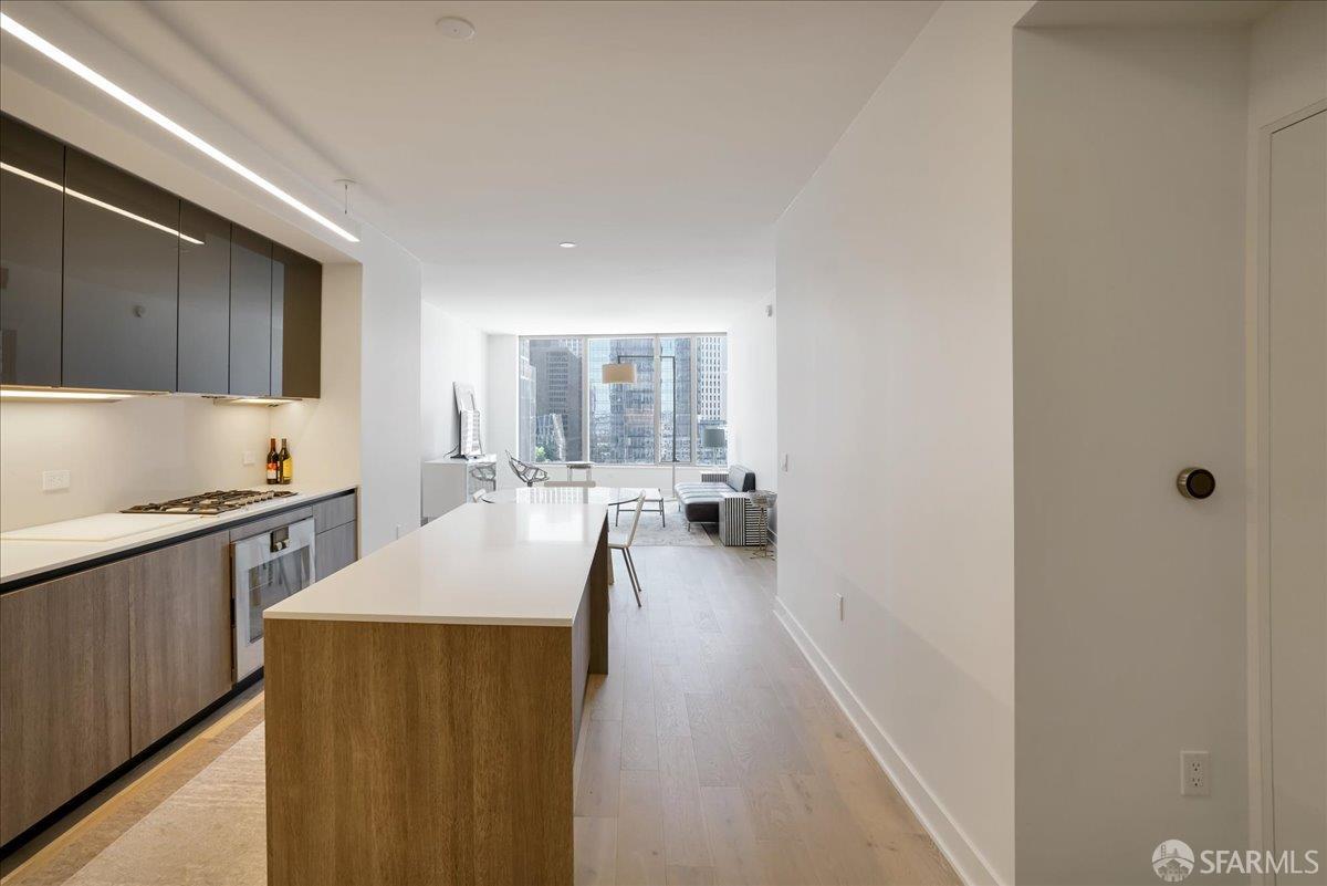 Detail Gallery Image 3 of 45 For 201 Folsom St 17b,  San Francisco,  CA 94105 - 2 Beds | 2 Baths