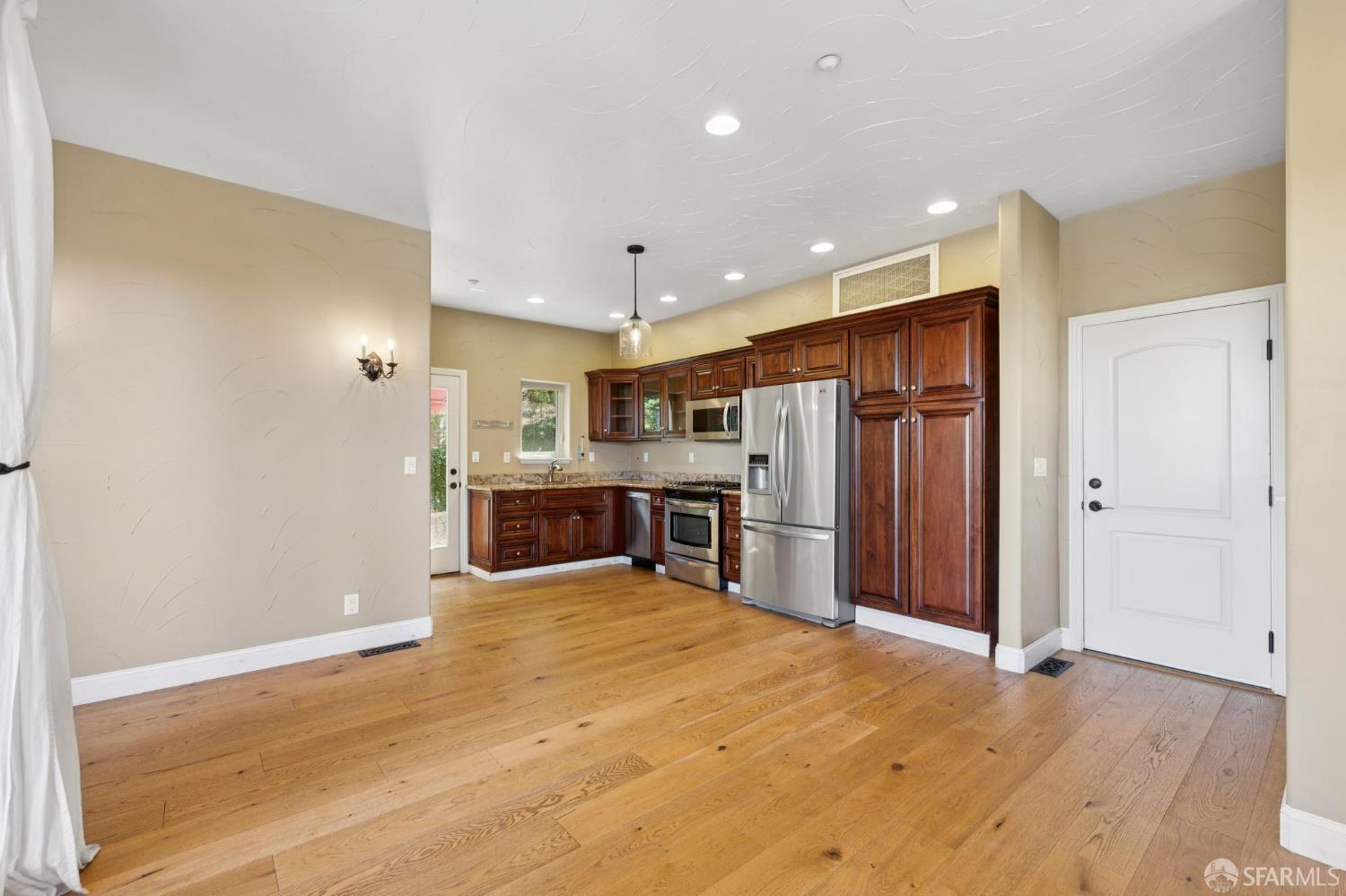 Detail Gallery Image 11 of 64 For 20 Benthill Ct, Lafayette,  CA 94549 - 1 Beds | 1/1 Baths