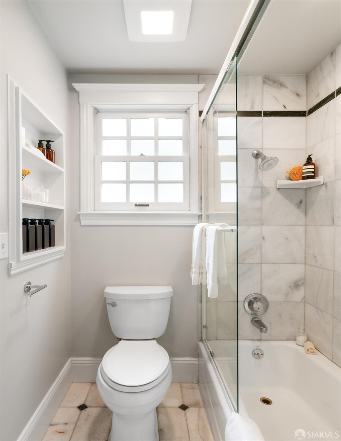 Detail Gallery Image 27 of 76 For 2930 Baker St, San Francisco,  CA 94123 - 2 Beds | 2/1 Baths