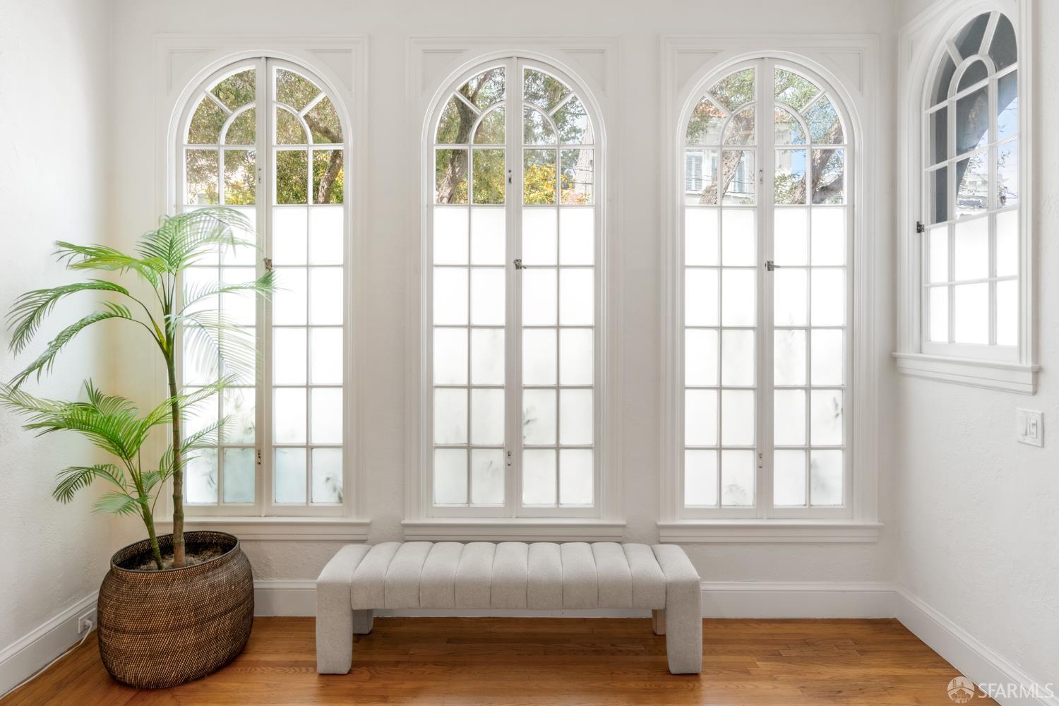 Detail Gallery Image 3 of 76 For 2930 Baker St, San Francisco,  CA 94123 - 2 Beds | 2/1 Baths