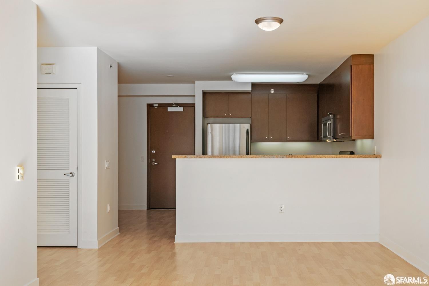 Photo #4: 425061114 Listing 