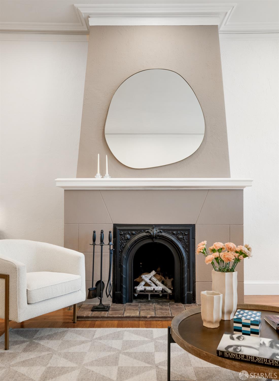 Detail Gallery Image 6 of 76 For 2930 Baker St, San Francisco,  CA 94123 - 2 Beds | 2/1 Baths