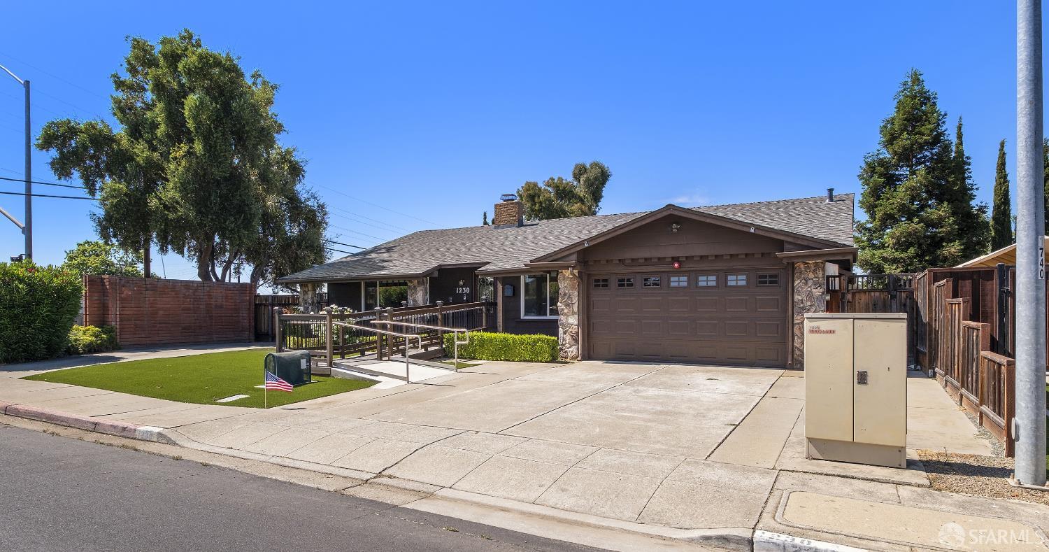 Detail Gallery Image 3 of 47 For 1230 Vancouver Way, Livermore,  CA 94550 - – Beds | – Baths