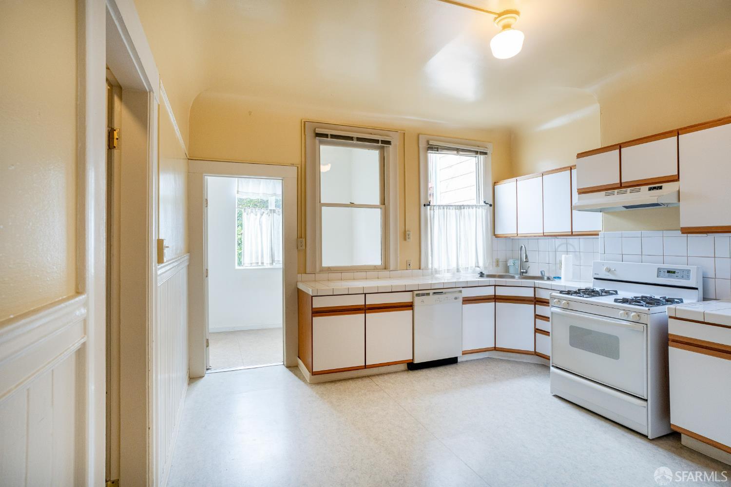 Detail Gallery Image 19 of 26 For 1013 Noe St, San Francisco,  CA 94114 - – Beds | – Baths