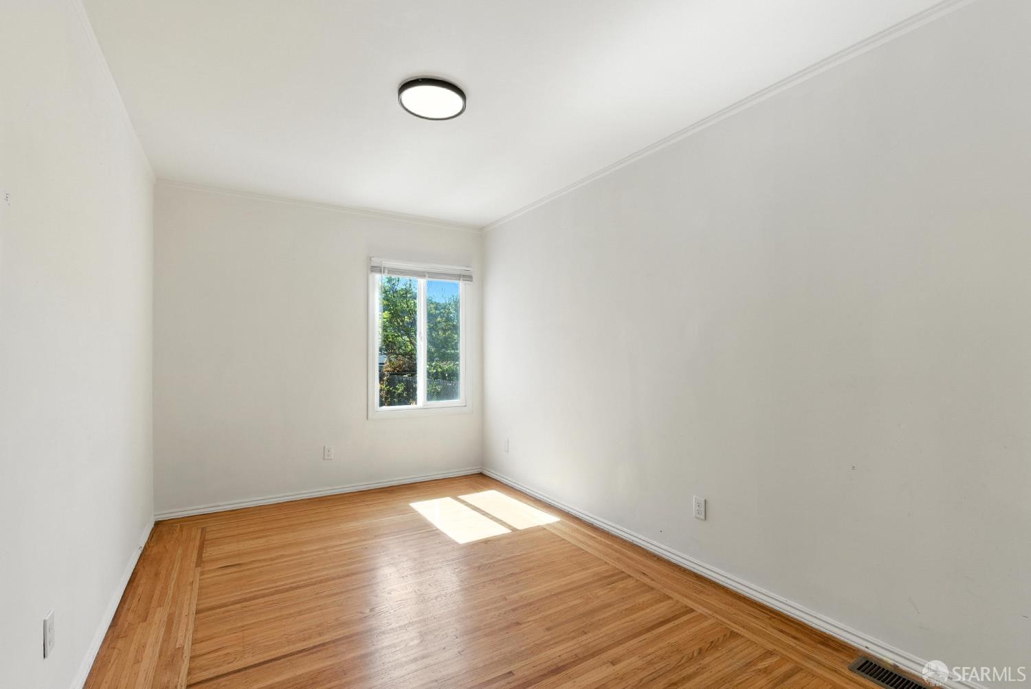 Detail Gallery Image 12 of 49 For 606 Masonic Ave, Albany,  CA 94706 - 4 Beds | 2/1 Baths