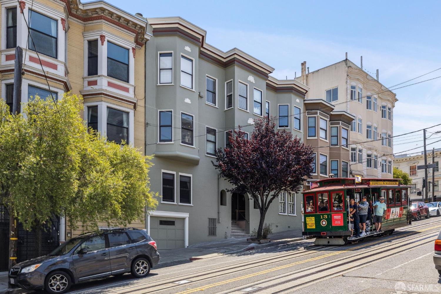 Photo #2: 425058848 Listing 