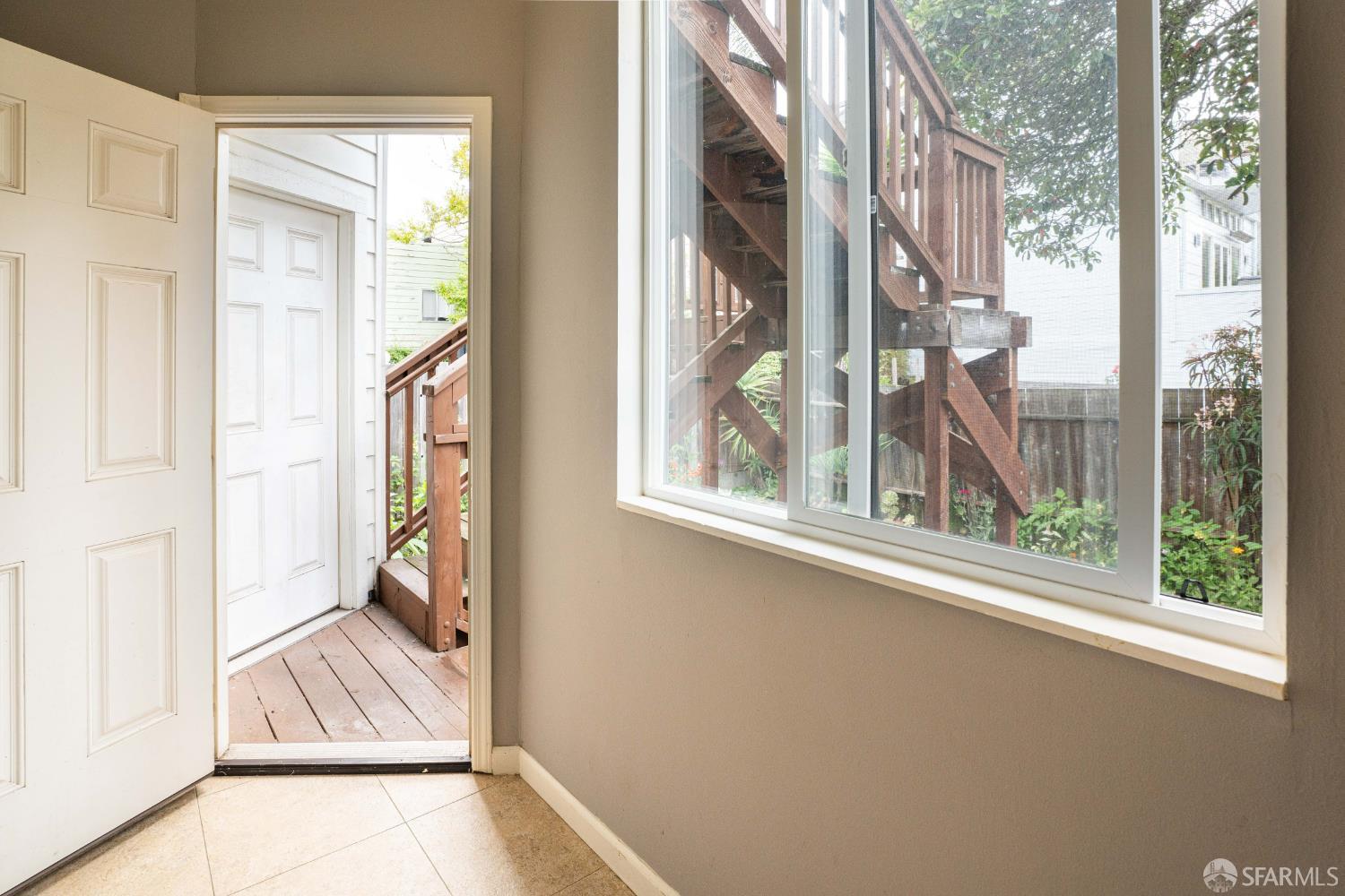 Detail Gallery Image 11 of 26 For 1013 Noe St, San Francisco,  CA 94114 - – Beds | – Baths