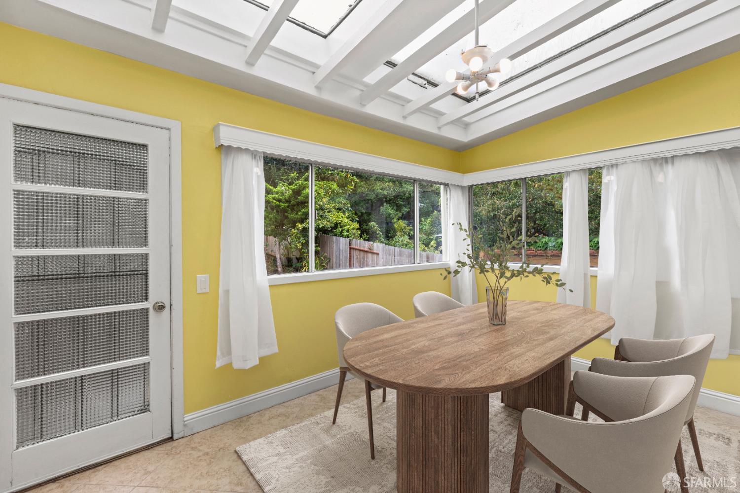 Detail Gallery Image 13 of 14 For 3740 Sacramento St, San Francisco,  CA 94118 - 5 Beds | 1/1 Baths