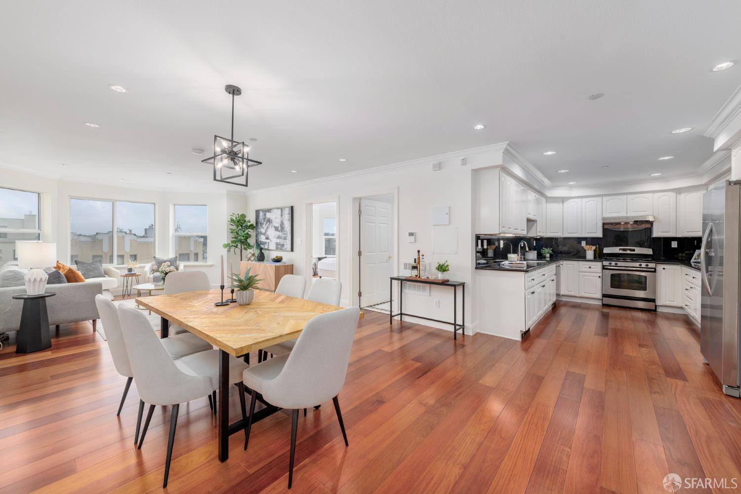 Photo #2: 425052135 Listing 