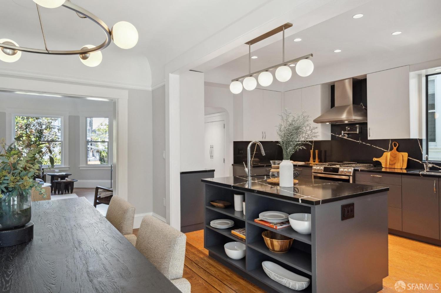 Detail Gallery Image 14 of 72 For 3919 22nd St, San Francisco,  CA 94114 - 4 Beds | 4 Baths