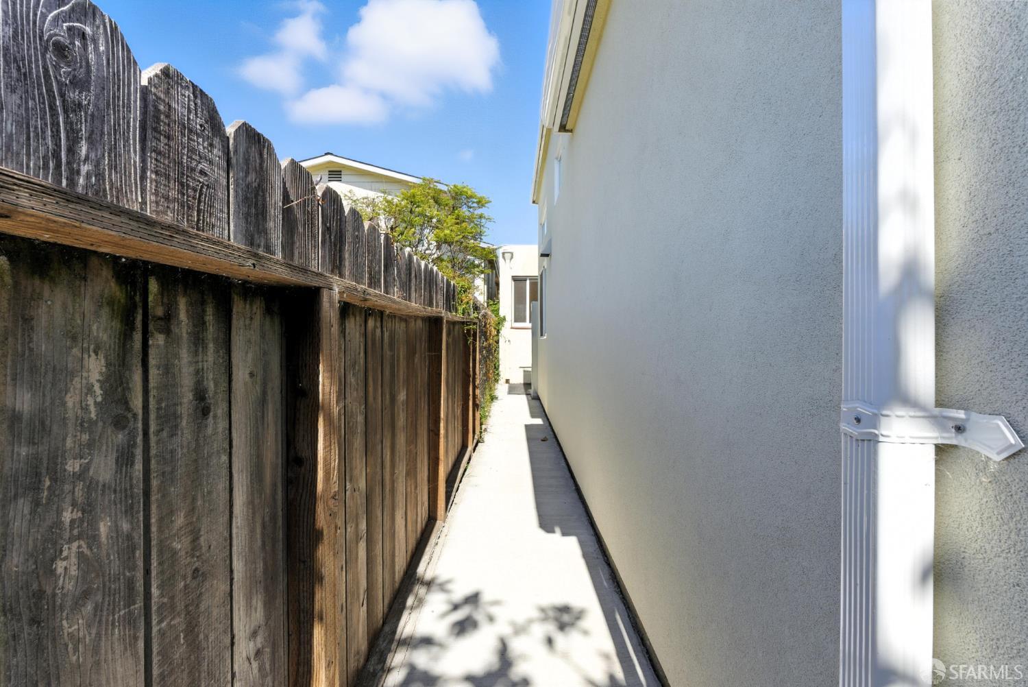 Detail Gallery Image 26 of 49 For 606 Masonic Ave, Albany,  CA 94706 - 4 Beds | 2/1 Baths