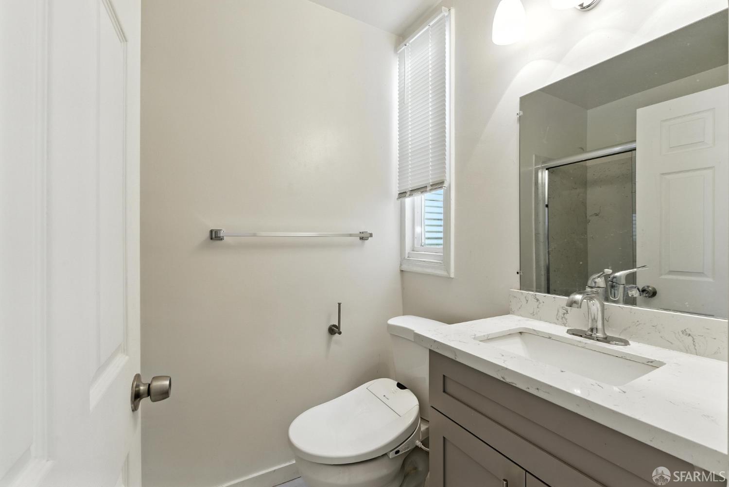 Detail Gallery Image 10 of 49 For 606 Masonic Ave, Albany,  CA 94706 - 4 Beds | 2/1 Baths