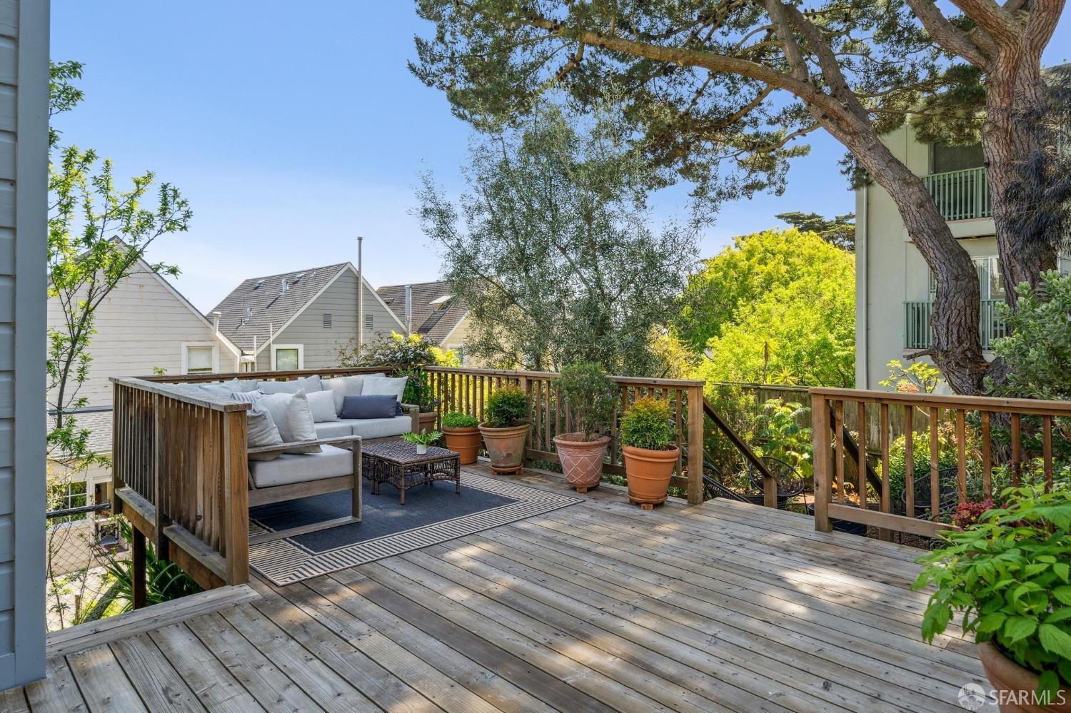 Detail Gallery Image 23 of 72 For 3919 22nd St, San Francisco,  CA 94114 - 4 Beds | 4 Baths